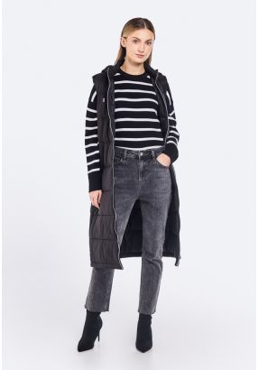 Frayed Hem Solid Jeans