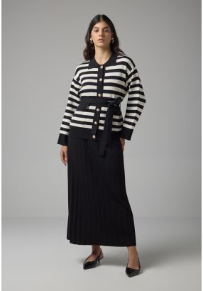 Solid Knitted Pleated Maxi Skirt