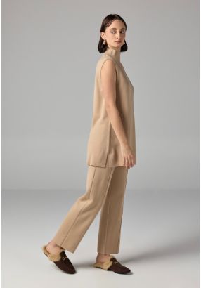 Knitted Straight Fit Solid Pants