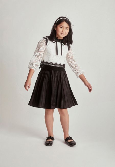 Lace Blouse and Pleated Skirt Set (2PCS)