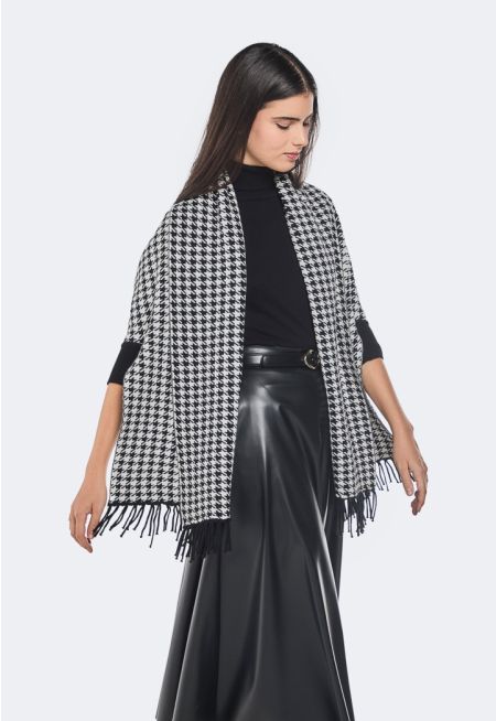 Houndstooth Patterned Winter Poncho