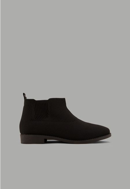Laceless Flat Boots