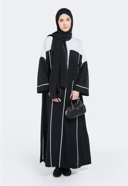 Contrast Crinkled Abaya With Hijab (2 PCS)